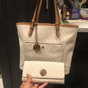 Michael kors shoulder bag and wallet